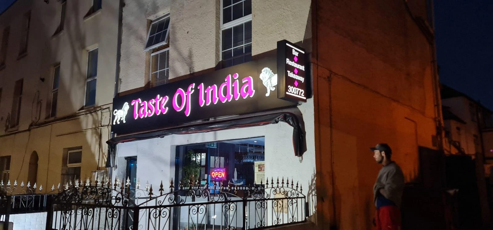 Fret Cut Signs by VegaSign